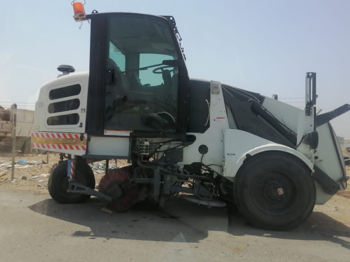 Sweeper Roads with 3 Tyres