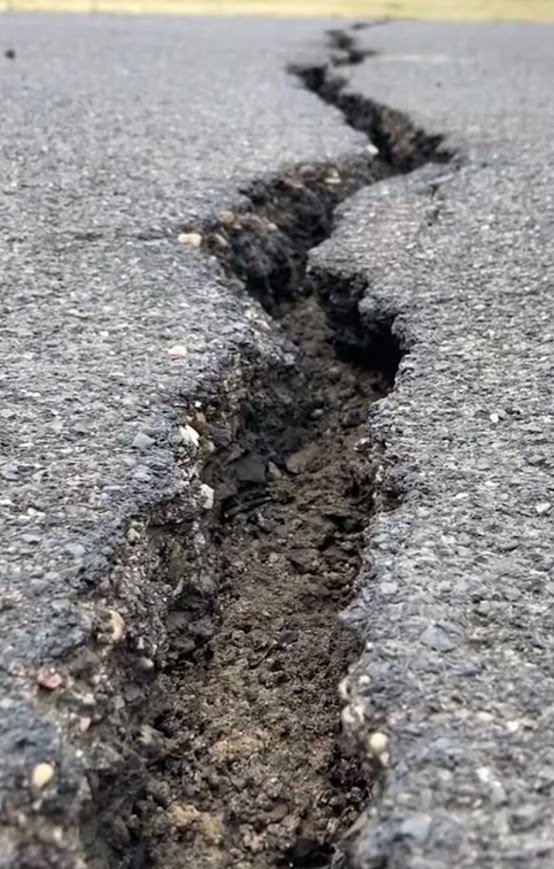 Asphalt Crack Repair Company | Competitive Quotes, Radical Solutions & Longer Lifespan